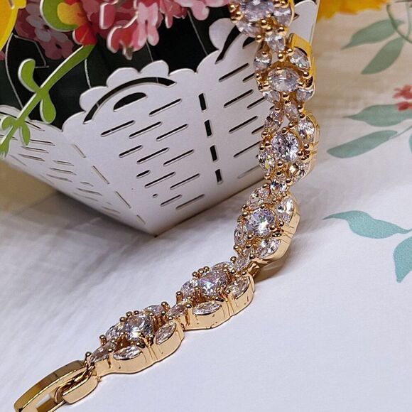 Elite, 8.00 ctw, Genuine Yellow & White Sapphire, 14k White Gold filled Bracelet - Picture 9 of 9